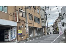 エムズリボーン 那覇店(M's ReBorn)/お店への経路（松尾公園側）