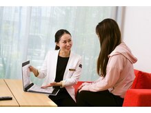 広々とした空間で丁寧なカウンセリングをさせて頂きます。