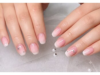 ボーネイル(BEAU NAIL)の写真/オフィスにぴったり!キラリと光る指先で気分UP♪お手頃価格のデザイン豊富!お気に入りが見つかります◎