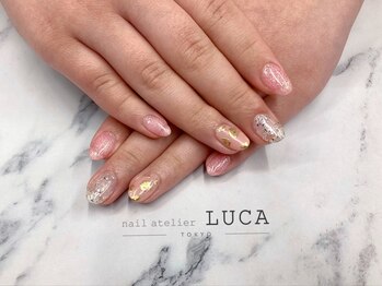 ネイルアトリエルカ(nail atelier LUCA)/W-557 大人可愛いドットネイル