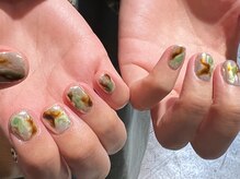 ノラ ミナミアオヤマ(NORA MINAMIAOYAMA)/ピスタチオもやもやミラー