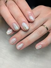 ウル(ulu)/大人可愛いニュアンスネイル