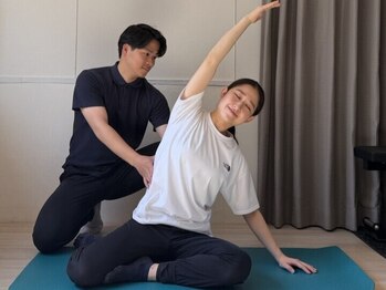 鍼灸・整体スマイルアップ 梅田院【整体/肩こり/腰痛肩こり/美容鍼/小顔美容鍼】/マットピラティス