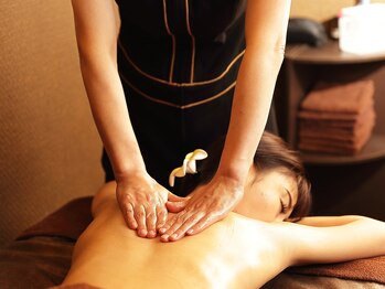 アンベリール(Embellir)/アロマオイルトリートメント