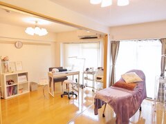 ネイル&ホワイトニング　LIANAIL（旧：ホワイトニングサロンWHITE&LIANAIL春日原店）