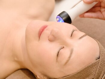 トータルビューティー ゆみえエステ(Total Beauty)の写真/[小顔リフトアップ★]ほうれい線・シワ・たるみ改善◎<ハイパーナイフ×ヒト幹細胞導入フェイシャル￥7000>