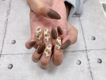 マットアニマル柄ネイル