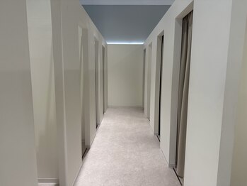 エクラ イオンモール徳島店(ECLAT)/個室入り口