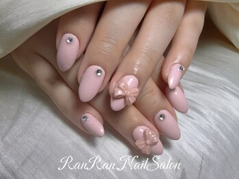 ランラン 池袋(RanRan)/ガーリーなピンクリボンネイル