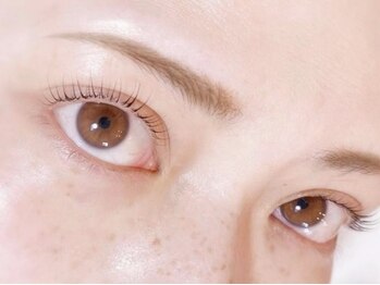 ラフィーユ 南風原店(Lafille)の写真/【うる艶ティントラッシュカール】で奥二重の方でも根本からしっかり立ち上げ、パッチリした目元に大変身♪