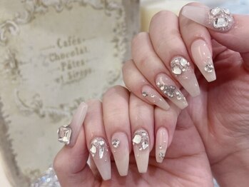 ラビィ(Raviy)/ビジューネイル