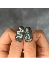 シー(SHE)/スリザリンネイル