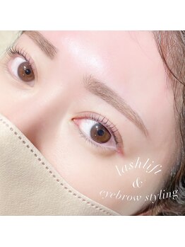 アイヴィーラッシュ 渋谷店(Ivy lash)の写真/[平日限定クーポン◎]黄金比アイブロウWAXで理想の眉が見つかる!ひとりひとりに合わせるから眉の形は無限大