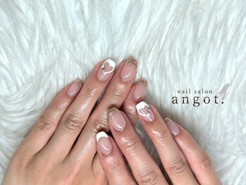 アンガット(angot.)/ハートフレンチネイル