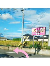 クレール(clair)/「ラシーヌ」の看板が目印です。