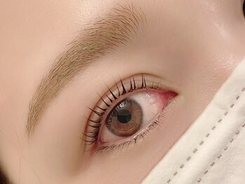 ラブズ(Love's)の写真/「え、もう終わり?」と驚くスピード。100種超のロット×熟練技で、忙しい日々の中にも理想の美まつげを