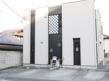 トロン パーソナルビューティケア アンド アイ(tronc* personal beauty care & eye)/本庄保健所.本庄高校通り沿い