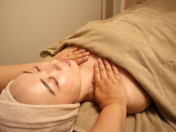 シェノンボーテ(chainon beaute)/肌引き締め×痩身施術