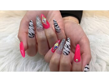 エスフィーネイルサロン ブリーユ(Esfy nailsalon Brille)/