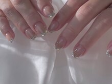 プリムール(Primeur)の雰囲気（肌馴染みカラーと、繊細カットのガラスフレンチで指先に透明感を）
