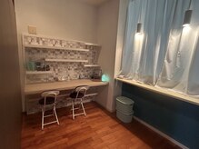 受付スペースはアロマの香りを楽しみ、落ち着きのある空間です。