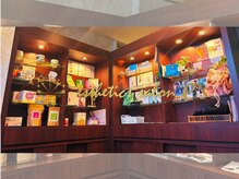 イーズサロン 京橋店/商品ディスプレイ