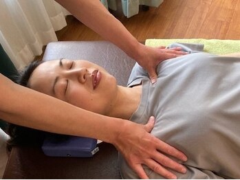 こりとりらくね 長岡京/巻き肩や猫背の解消に★