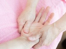 フェーリアイ(Feriae)の雰囲気（ハンドマッサージ+ハンドパックがセットでつきます♪）