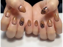 ヒマワリ(HIMAWARI)/グラデ　ブラウン　ゼブラ柄囲み