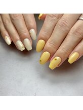 ハティ ネイル(Hati nail)/ワンカラー＋ストーン