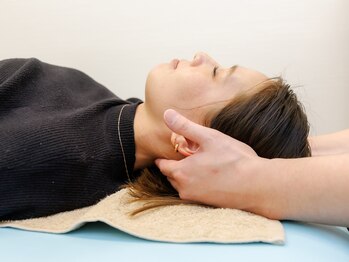 サンテ整骨院/首の歪みを整えて頭痛解消◎