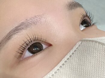 ディライト(DELIGHT)の写真/【すっぴんでも可愛い目元に＊】自然な上向きまつ毛で綺麗で可愛い目元に☆アイブロウWAXとのセットも◎