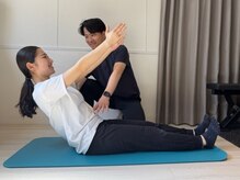 鍼灸・整体スマイルアップ 梅田院【整体/肩こり/腰痛肩こり/美容鍼/小顔美容鍼】/マットピラティス
