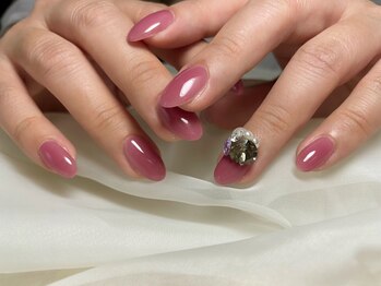 サロンドフォーエイチ(salon de 4H)/ワンポイントビジューで上品に♪