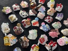 ネイルサロンキティ(nail salon Kitty)/パーツ付け放題　ネイル