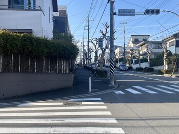 サロン ド ラジュニール(Salon de Rajeunir)/中谷都バス停下車後