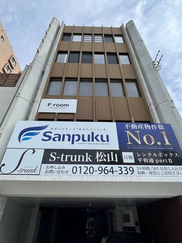 メリーロウ(meryllow)/サロン外観