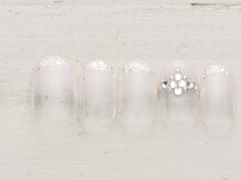 ネイルサロン ノーネイル 銀座/ティアラビジュー　￥4990