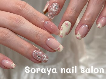 ソラヤ(Soraya)/持ち込み手描き薔薇ネイル