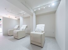 ファミーユ タカサキ(Fameu TAKASAKI)/<店内風景・施術ベッド>