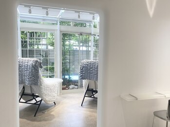 アースイズアート オモテサンドウ(EARTHISART OMOTESANDO)