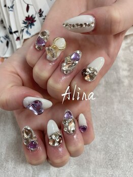 エリナネイルサロン池袋(Alina Nail Salon)/ストーンつけ放題、パーツ追加