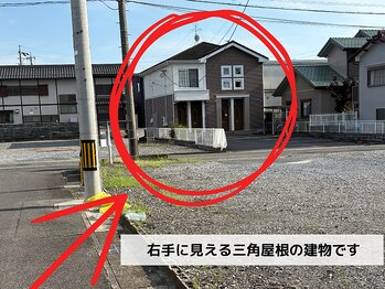 ブルームーンネイルズ(BLOOMOON.nails)/曲がってすぐ右手に見えてきます
