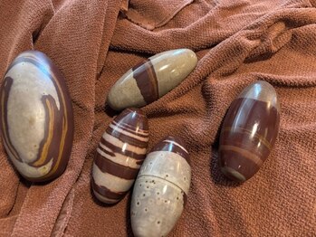 ジウ(Jiu)/他では無いシバリンガムストーン