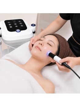 サロン マリー(SALON MARIE)の写真/シミ改善が期待できる日本初光フェイシャル!あらゆるシミにアプローチする贅沢ケア♪