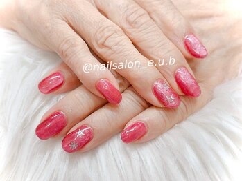 イーユービー(E.U.B)/マグネット×雪の結晶ネイル