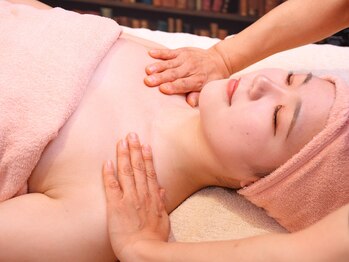 カイロプラクティック ラウレア 豊川店/エステ・デコルテ