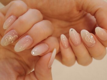 生駒人気のシンプル上品ネイル