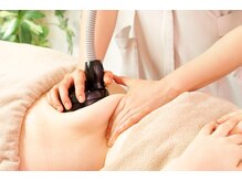 エストビューティー 心斎橋店/新鋭機械で施術（お腹)