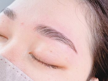 シェリーアイ(Sherry Eye)/ブロウリフト/立体的眉毛